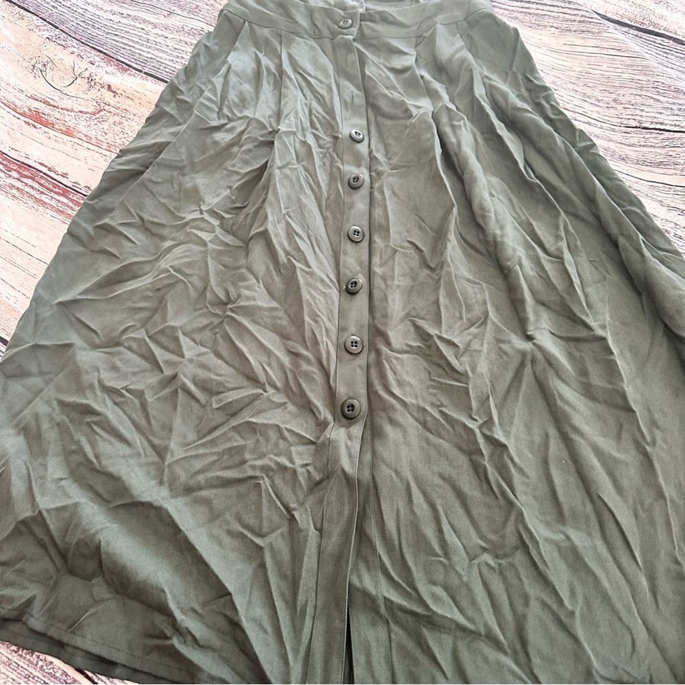 VETTA The Two Piece Midi Dress in Green - Picture 4 of 11